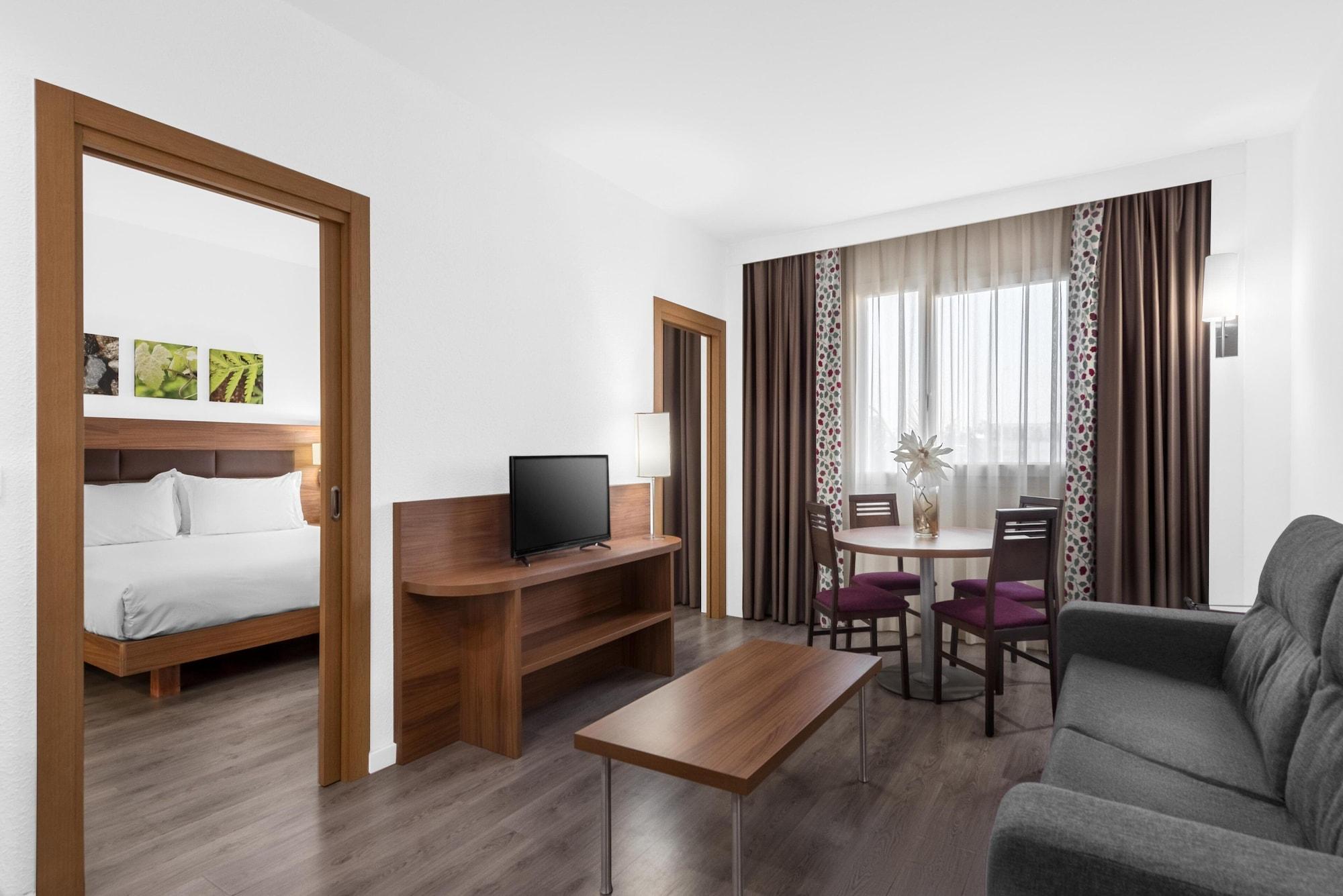 Hilton Garden Inn Малага Екстериор снимка