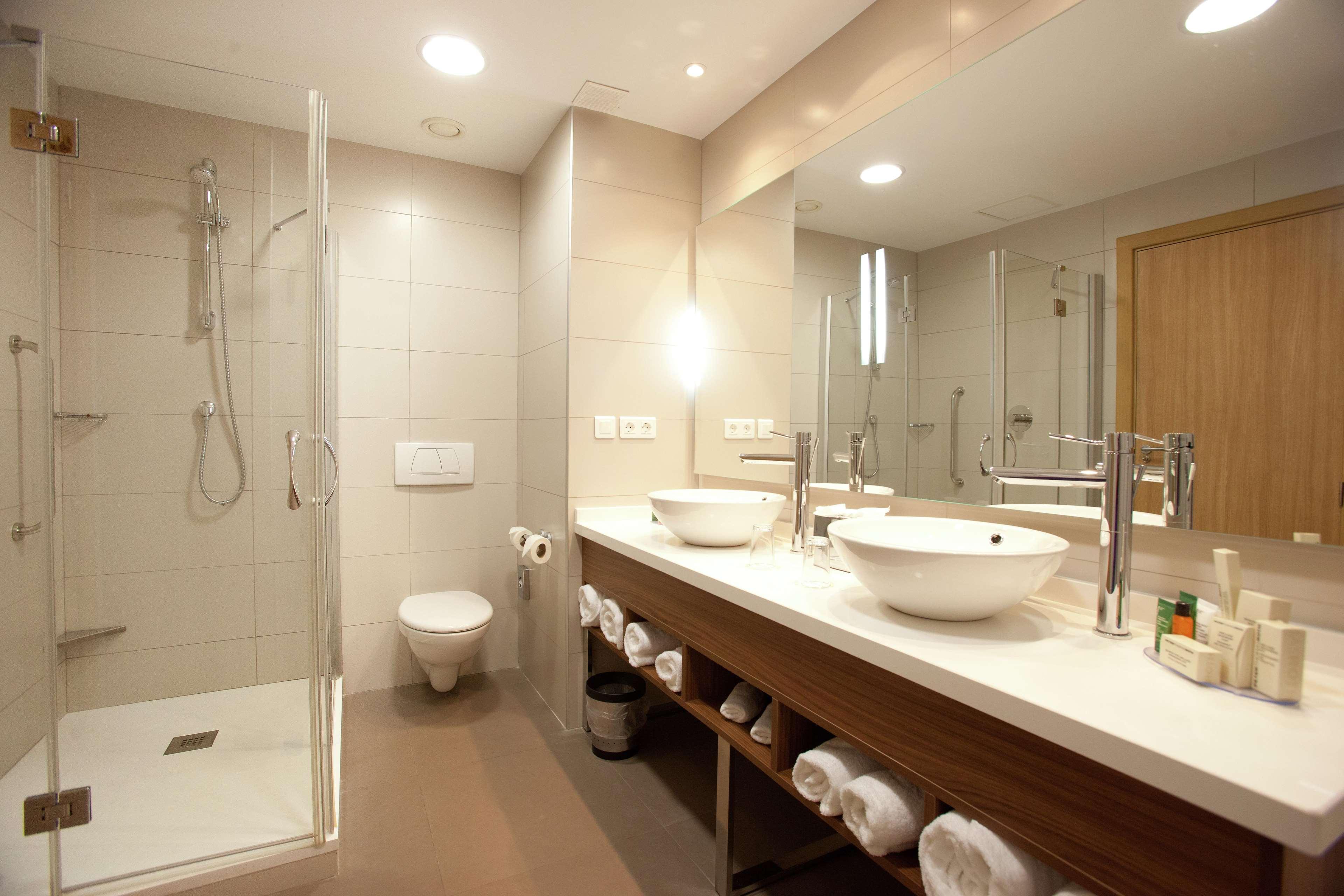 Hilton Garden Inn Малага Екстериор снимка