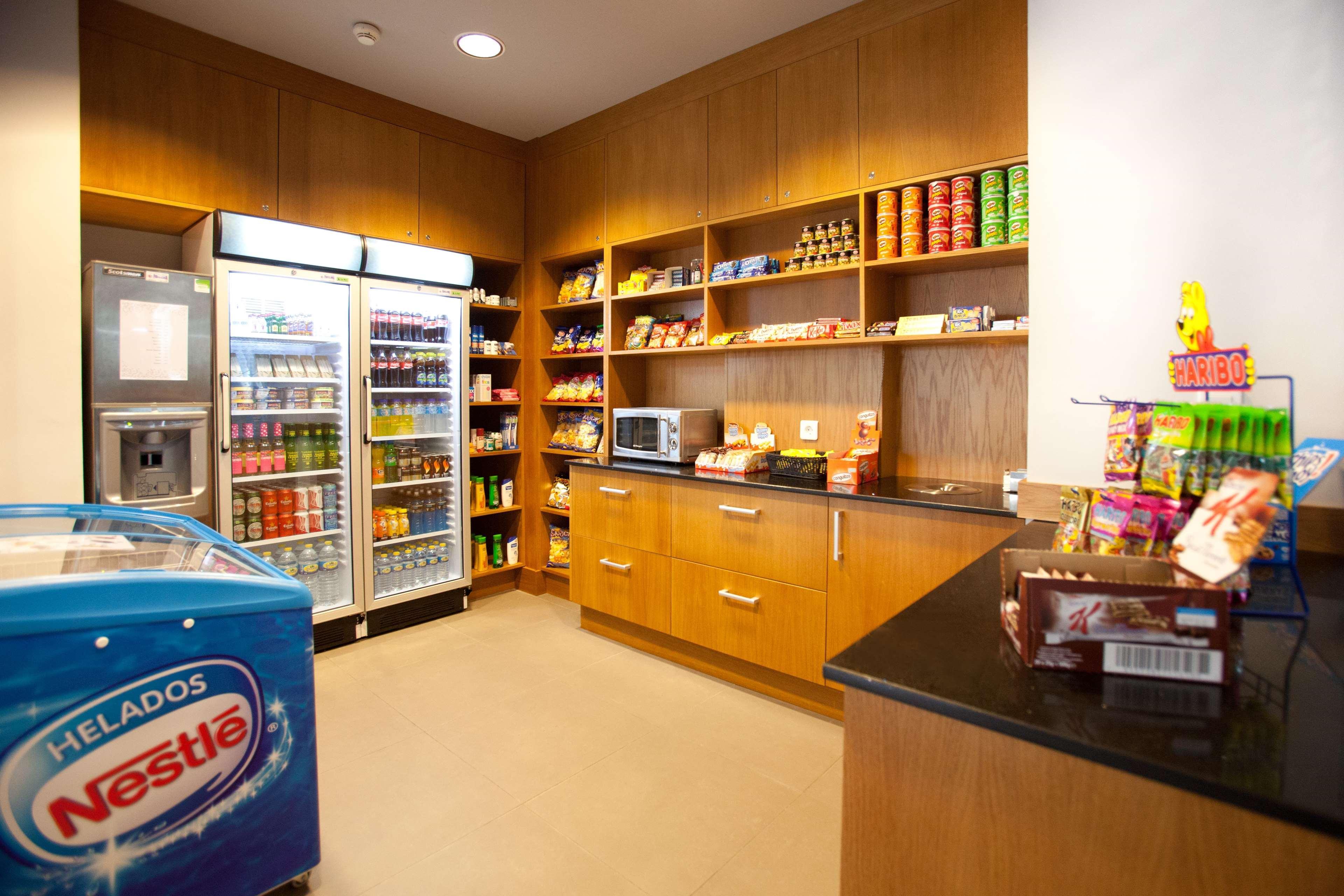 Hilton Garden Inn Малага Екстериор снимка