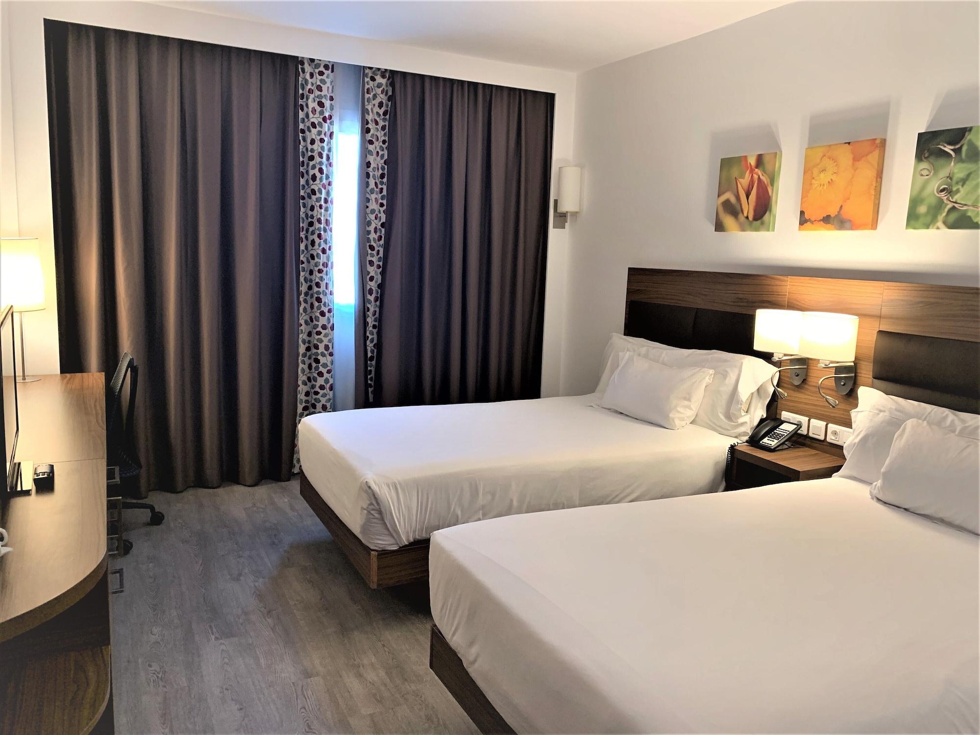 Hilton Garden Inn Малага Екстериор снимка