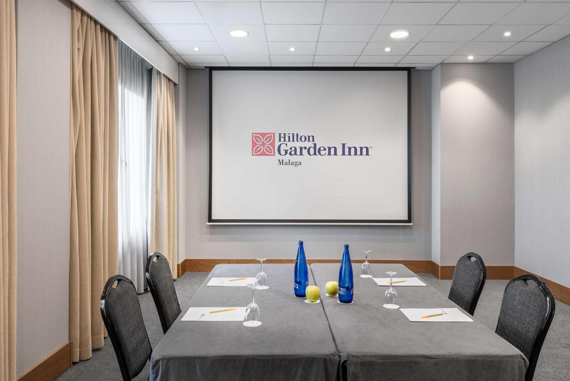 Hilton Garden Inn Малага Екстериор снимка