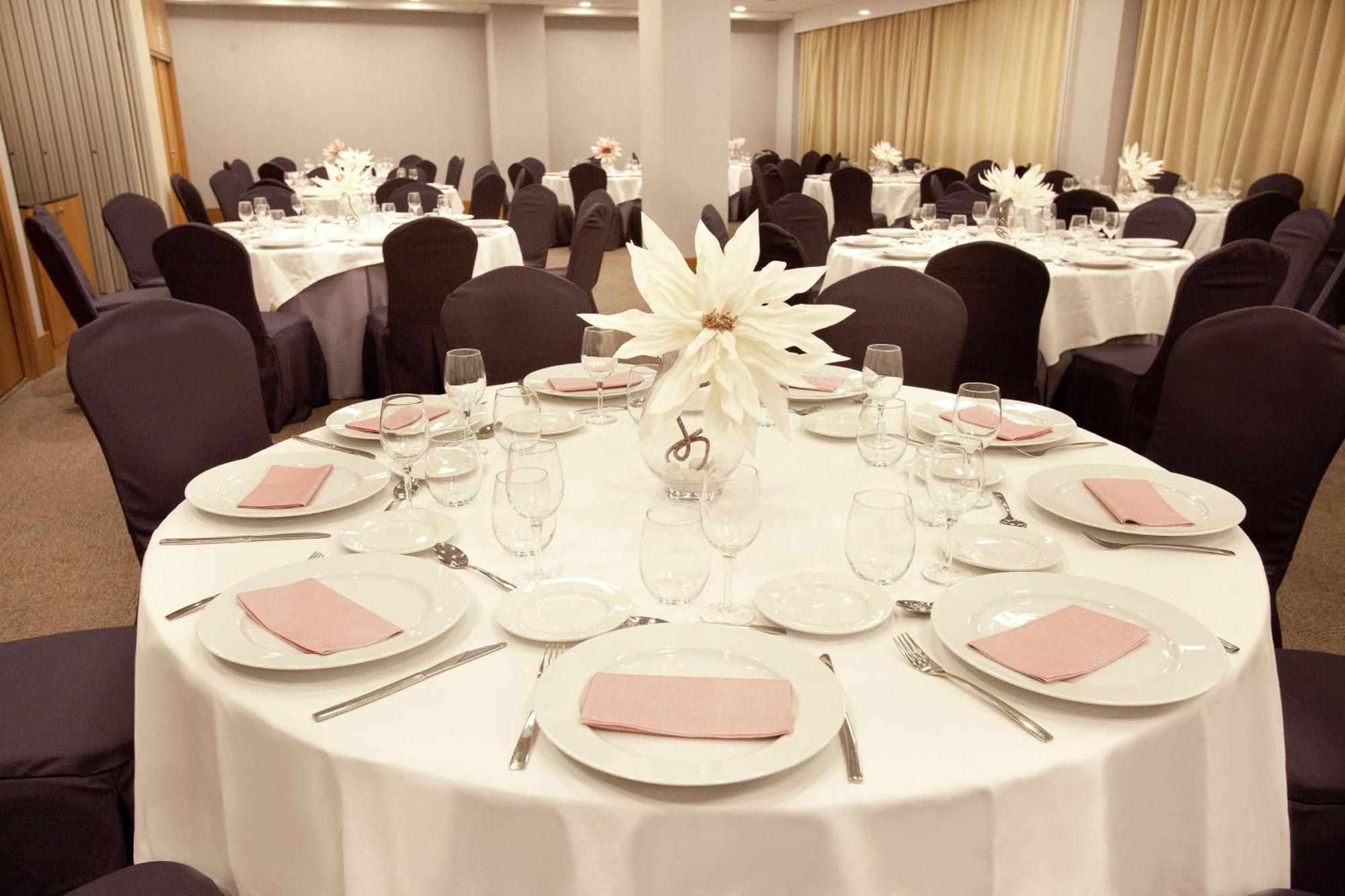 Hilton Garden Inn Малага Екстериор снимка