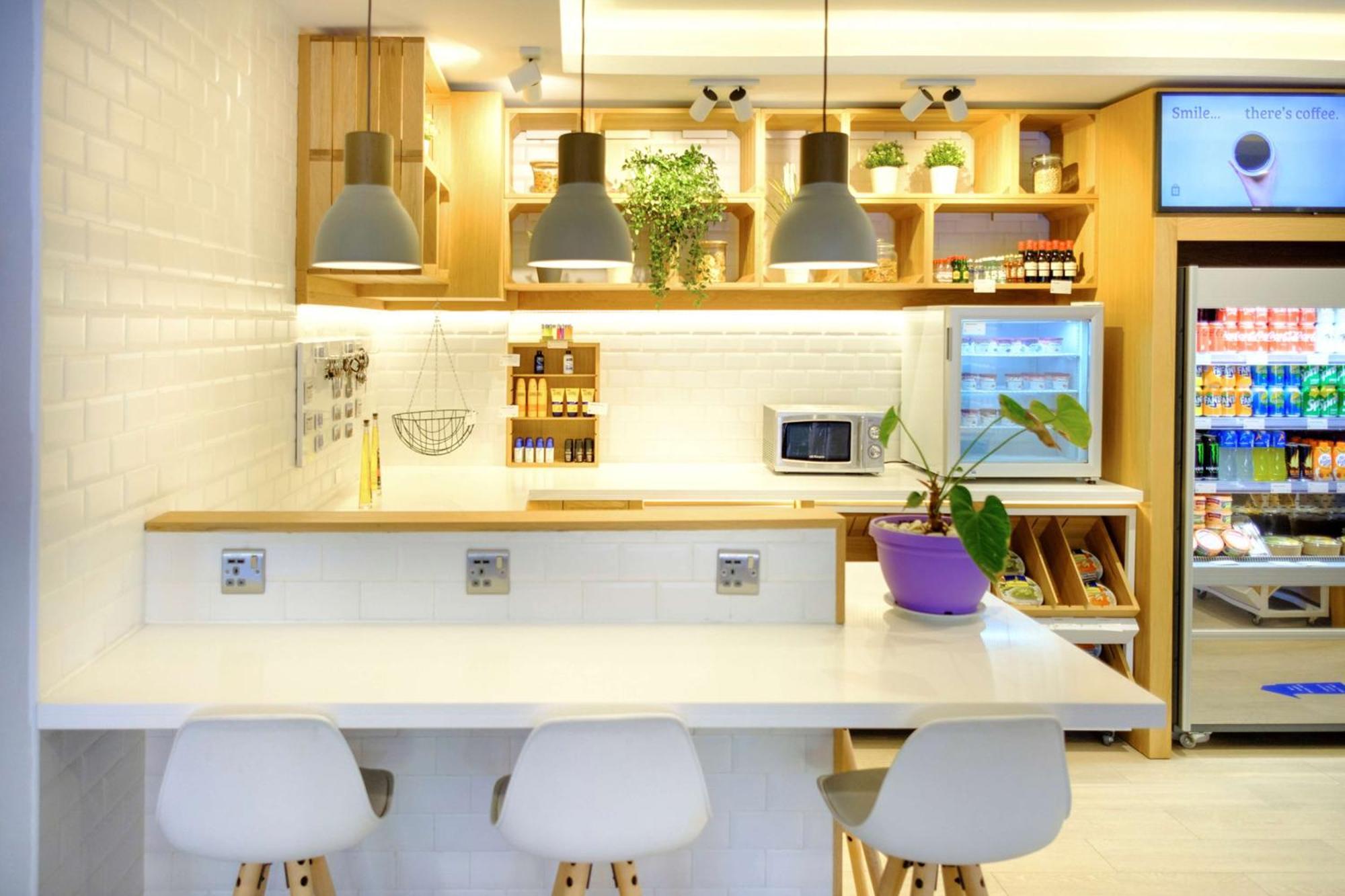 Hilton Garden Inn Малага Екстериор снимка