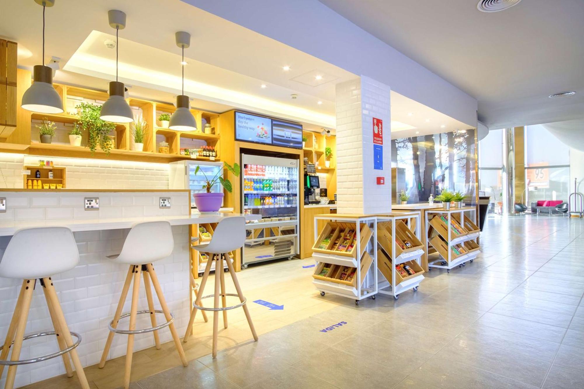 Hilton Garden Inn Малага Екстериор снимка
