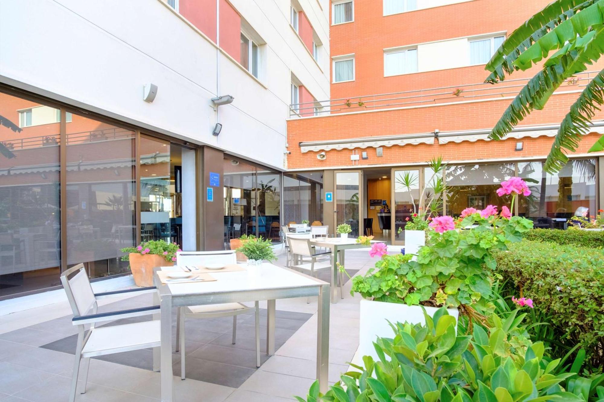 Hilton Garden Inn Малага Екстериор снимка