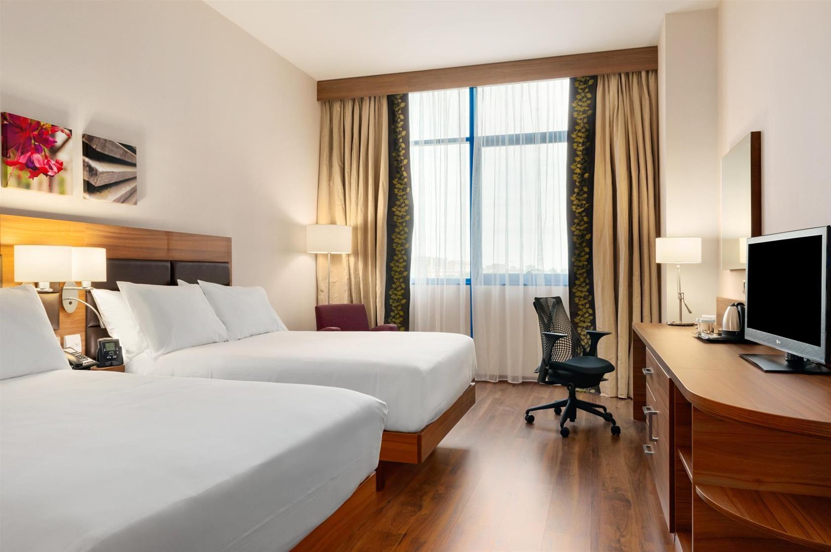 Hilton Garden Inn Малага Екстериор снимка