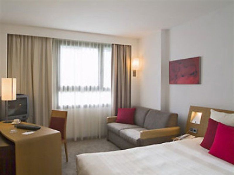 Hilton Garden Inn Малага Стая снимка