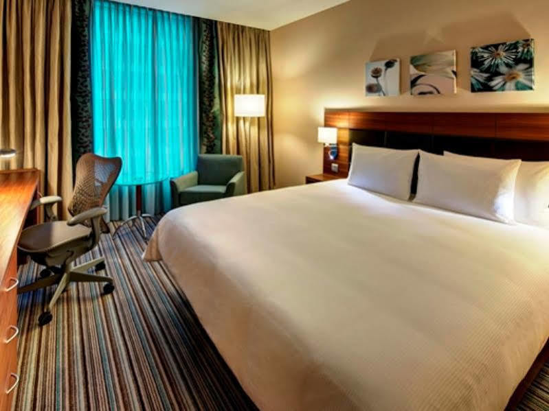 Hilton Garden Inn Малага Екстериор снимка